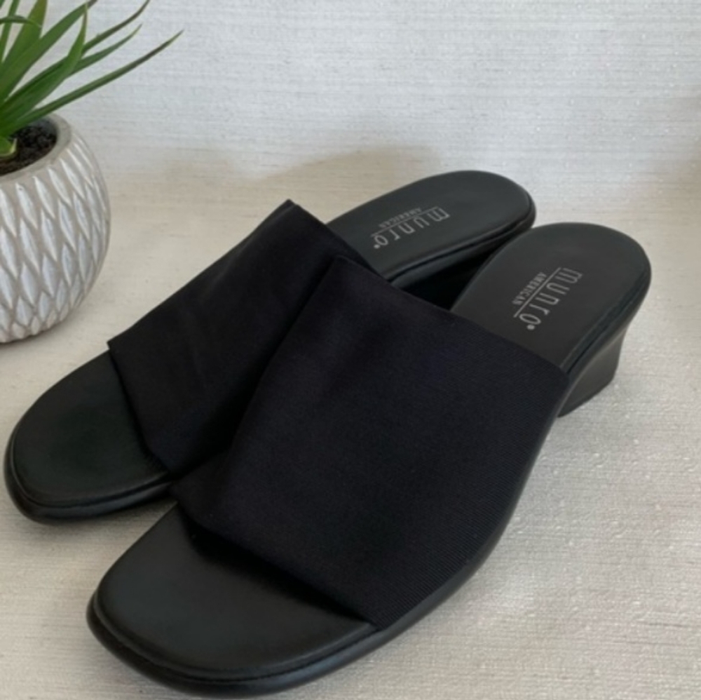 Munro Beth Black 12W